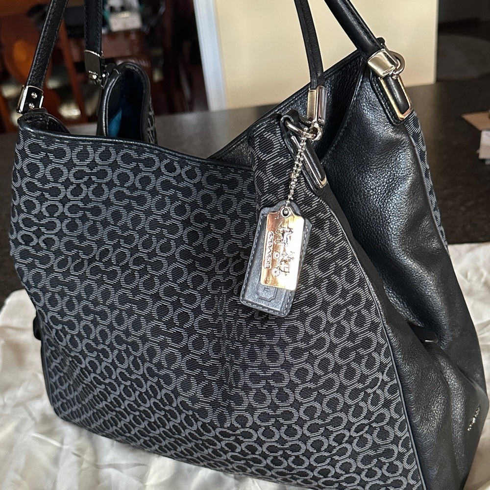 Coach Madison Black Signature Hobo Shoulder Bag